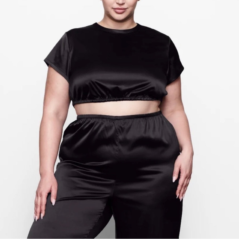 Skims Woven Shine Crop Top - Onyx